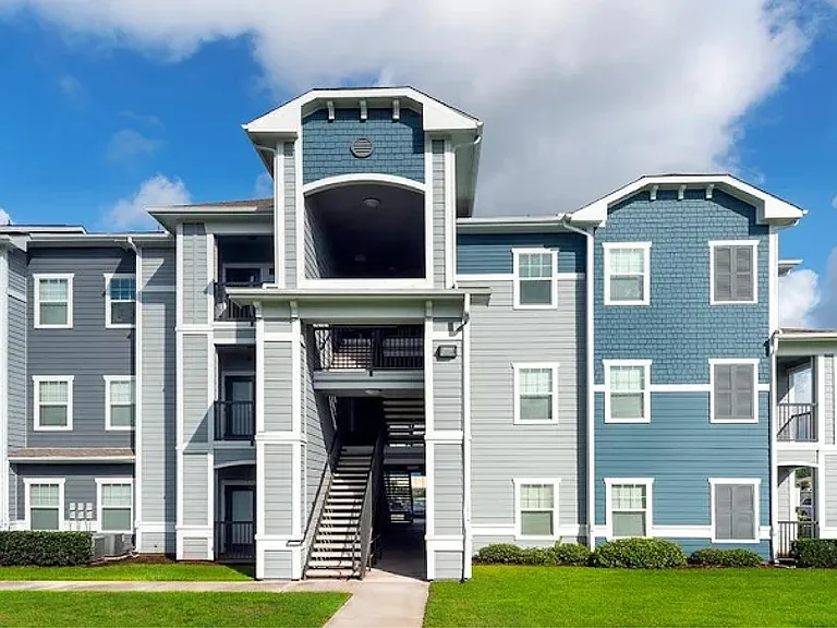 Cambria Cove Apartments — Photo 6