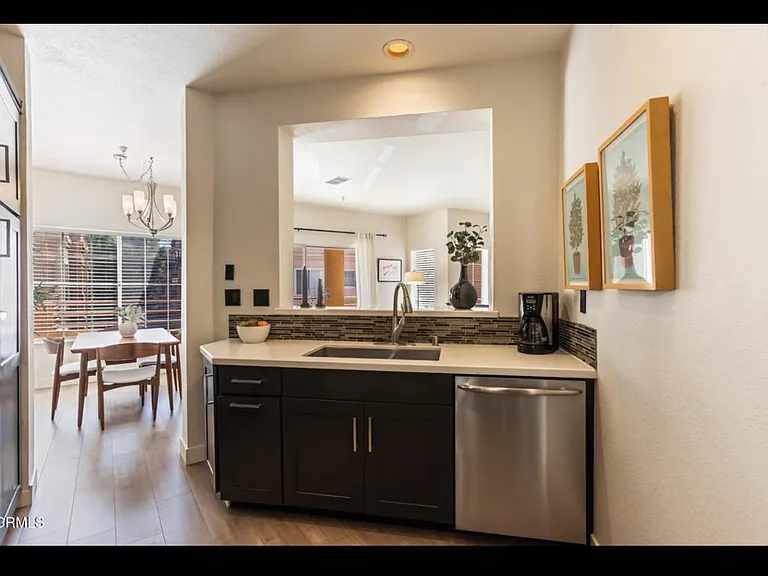 13945 Lemoli Ave — Photo 6