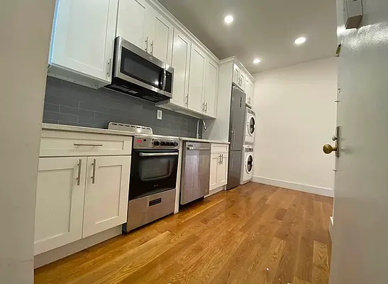 Rented by EastMount Realty LLC | media 2