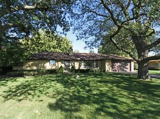 410 Hillcrest Dr, Prospect Heights, IL 60070