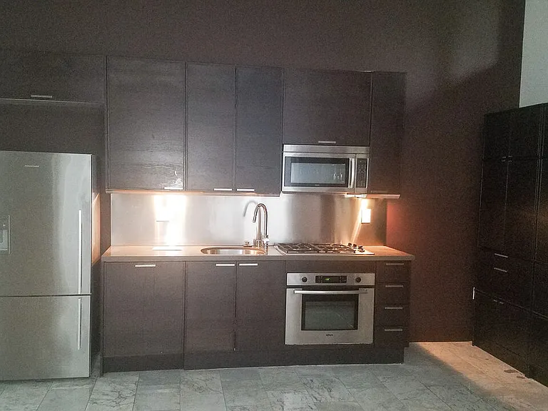 460 S Spring St #101 — Photo 12
