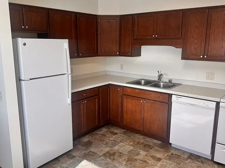 2402 Golf Rd — Photo 8