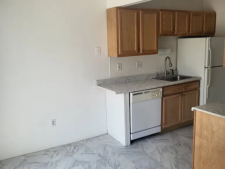 15405 Dupage Blvd — Photo 5