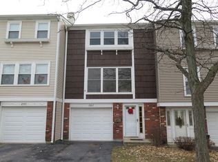 2007 Farnham Ct, Schaumburg, IL