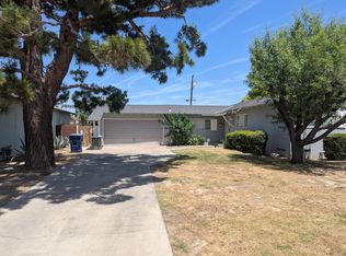 2208 Holden Way, Bakersfield, CA 93304
