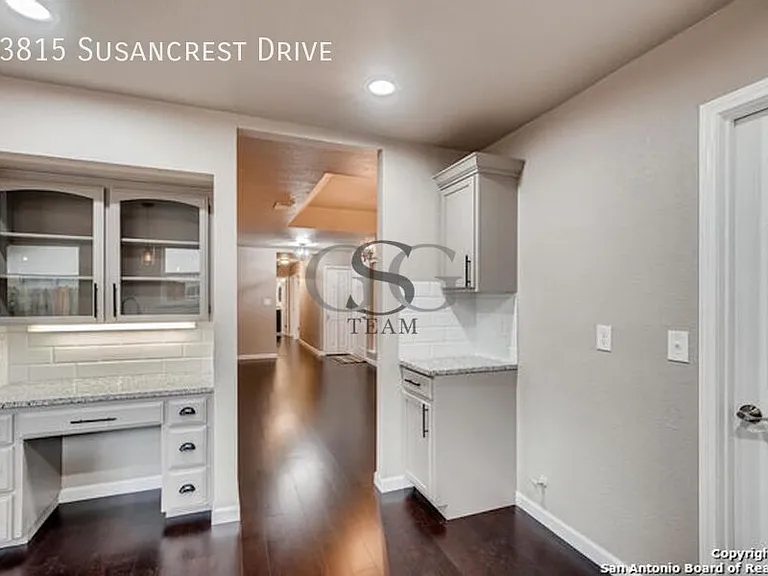 13815 Susancrest Dr — Photo 10