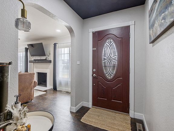 5th image of 210 Lorita Way
