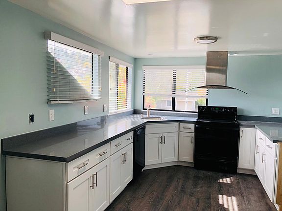 3rd image of 21555 Monrovia St
