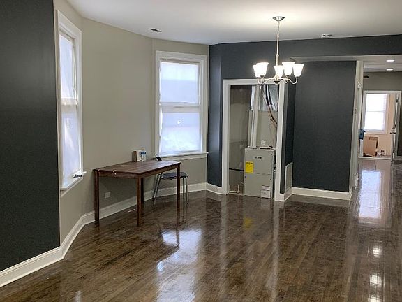 4th image of 2020 N Leamington Ave