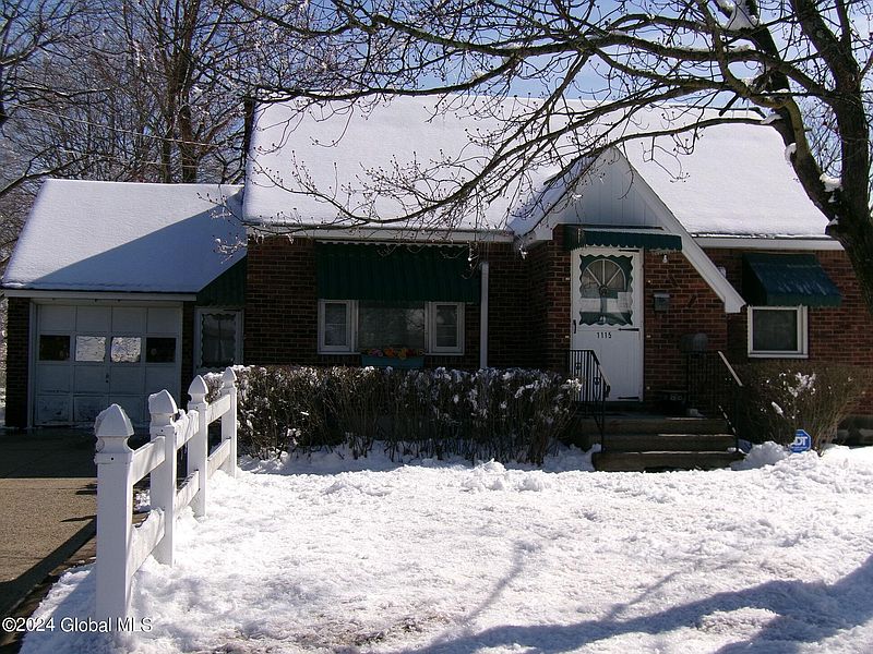 4th image of 1113/1115 Austin Place