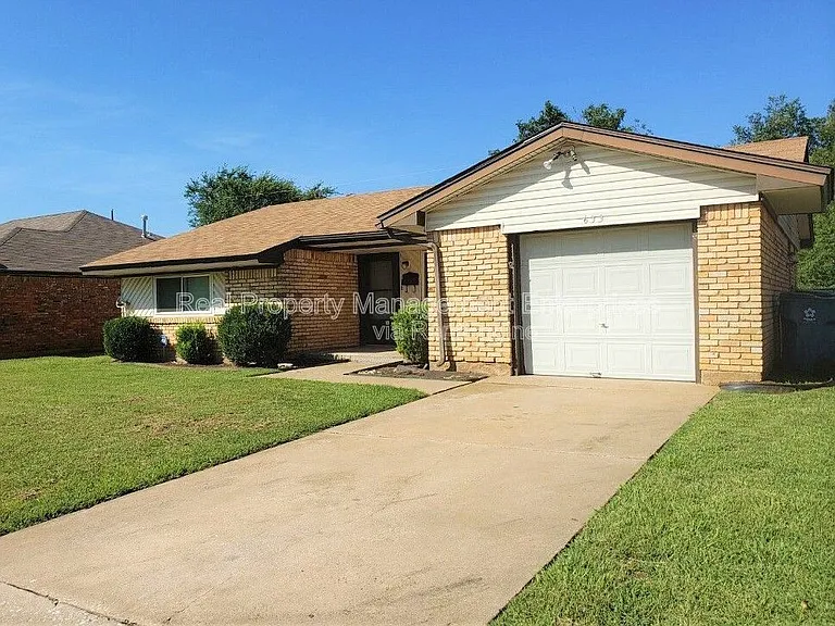 633 Lotus Ave — Photo 3