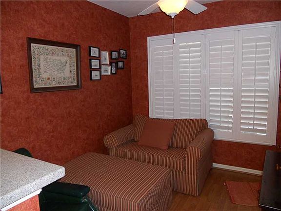5th image of 403 Red Cedar Ct NE