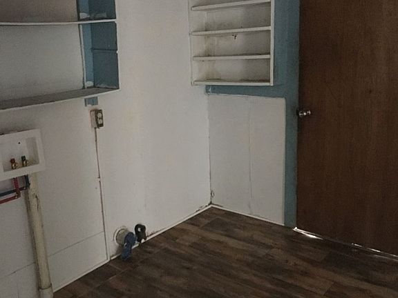 3rd image of 511 Knox St