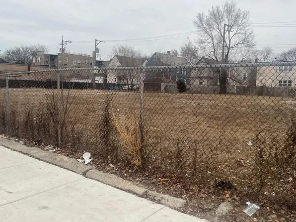 5823 W Chicago Ave, Chicago, IL 60651