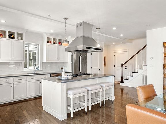 4th image of 3 Brook St Unit A