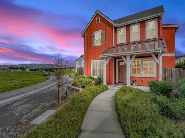 318 Caulfield Lane, Petaluma, CA 94952
