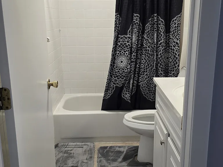 22 Oyster Bay Rd #H — Photo 13