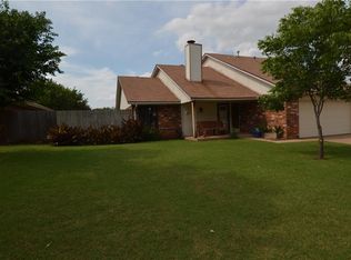 509 NE 14th St, Moore, OK 73160