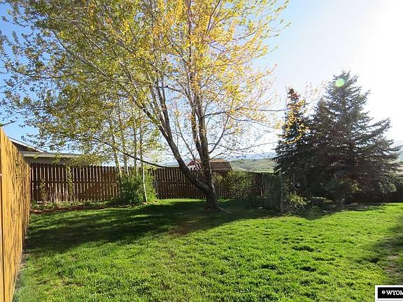 3rd image of 1340 McDougall Dr