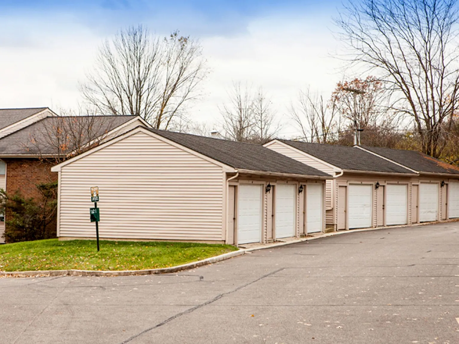 Autumn Creek Apartment Homes — Photo 2