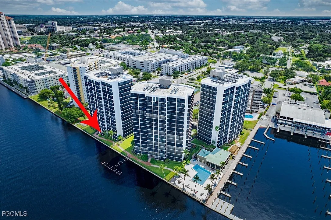 1 bed, 1.5 bath, 962 sqft, $1,750 — Photo 1
