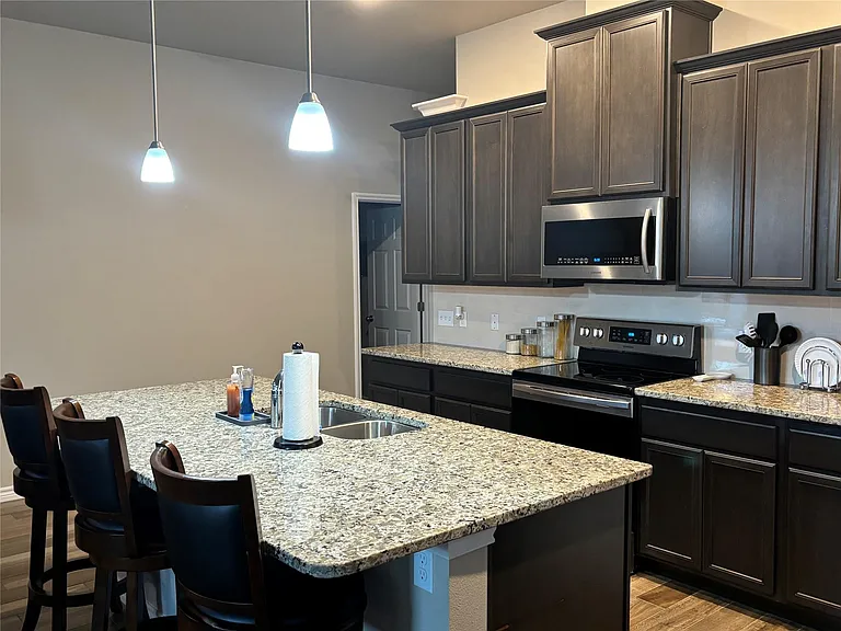 7510 Loyd Neal Dr — Photo 2