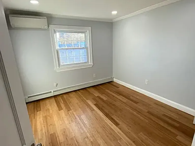 2246 Seward Ave #1 — Photo 2
