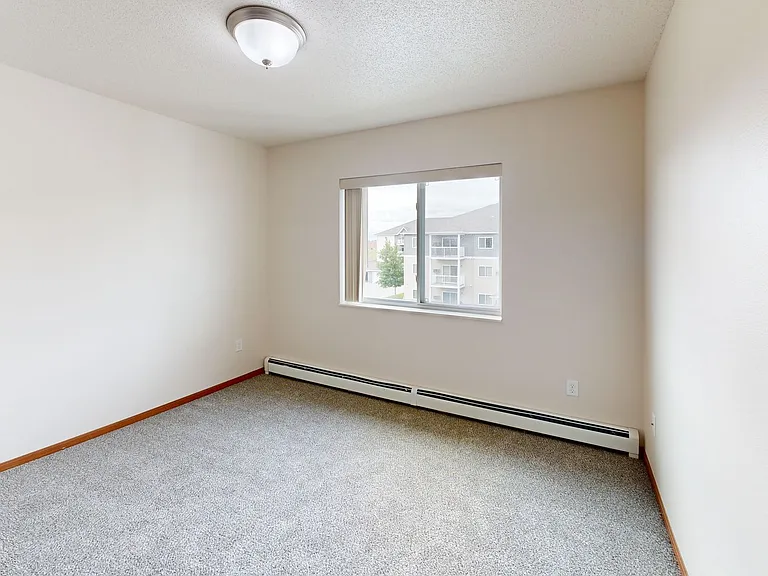 Southport Heights Apartments — Photo 13