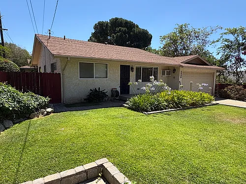 2440 Beck St Photo 1