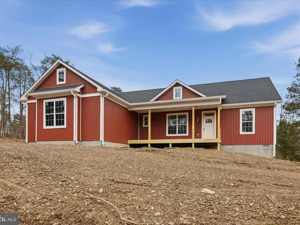 831 Avanti Dr, Bunker Hill, WV 25413