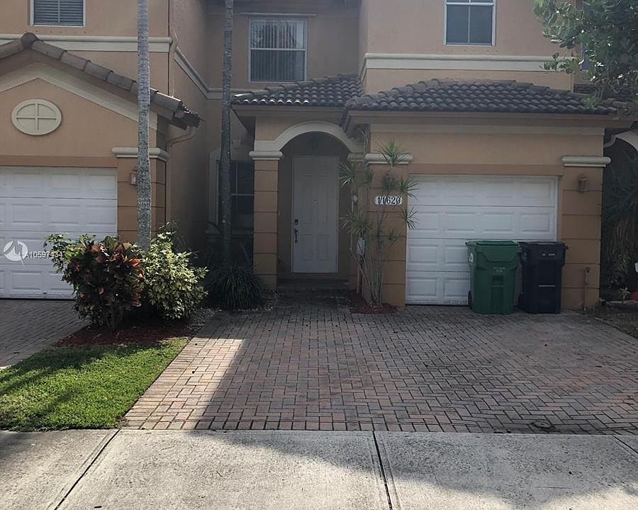1st image of 11620 NW 76th Ter
