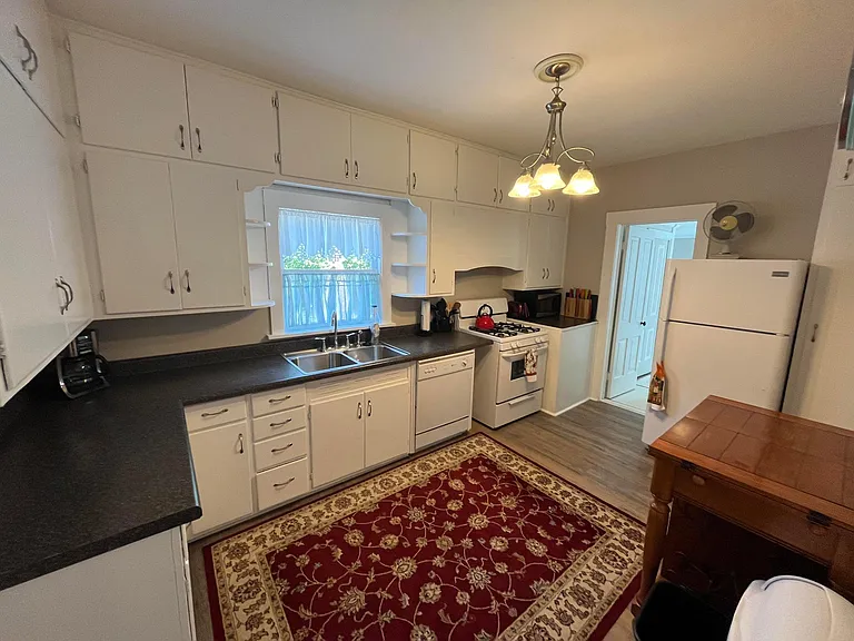 1220 Lafayette Ave — Photo 11