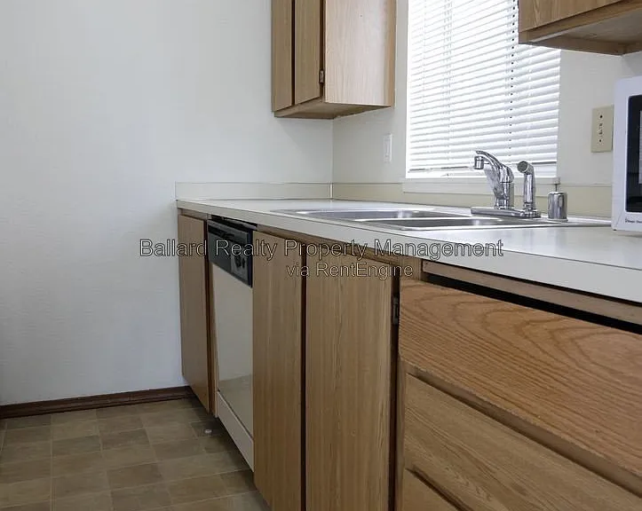 3232 21st Ave W #1 — Photo 6