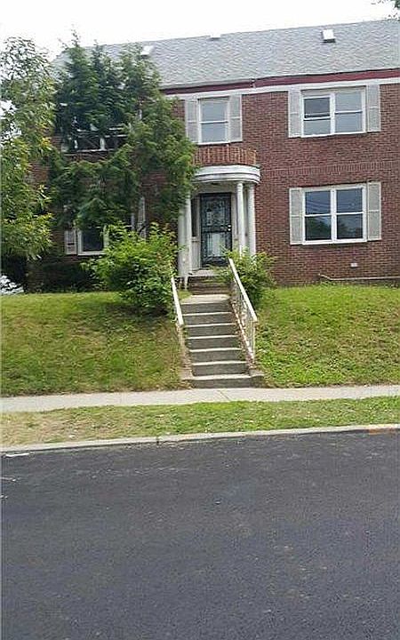 2nd image of 194-40 109th Rd