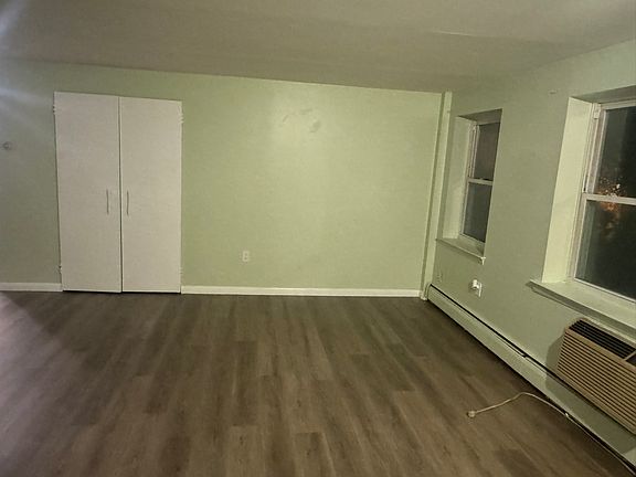 5th image of 40 Owen St #Ab
