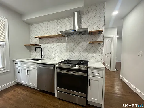 82 Howard Ave Photo 1