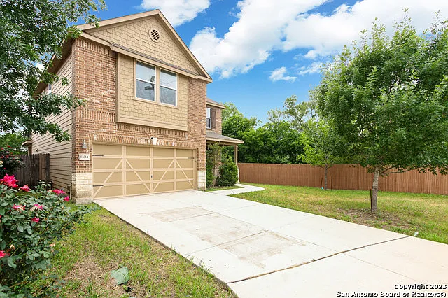 3 bed, 2.5 bath, 2177 sqft, $1,900 — Photo 3