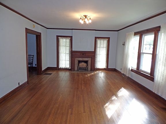 3rd image of 408 N 6th St