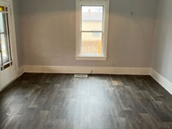 4th image of 359 Elberen St