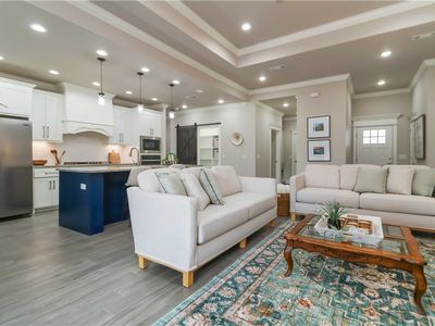 2002 Riverstone Dr, Fayetteville, AR, 72701