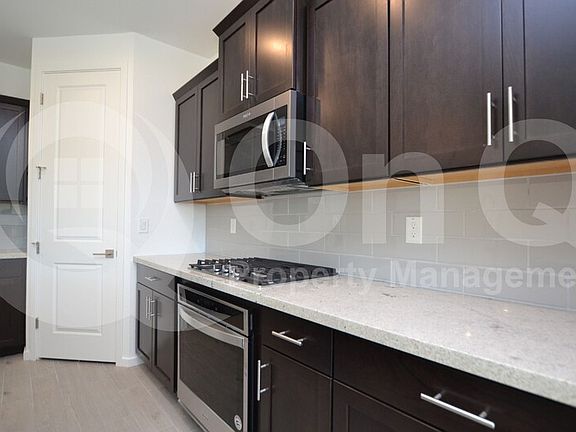 4th image of 40605 W Williams Way