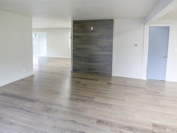 3rd image of 14912 11th Avenue Ct E