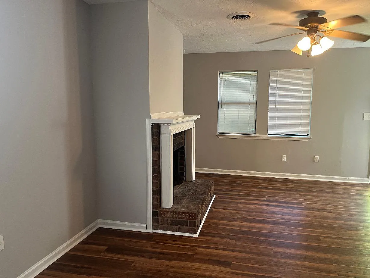 2 bed, 882 sqft, $1,100 — Photo 3