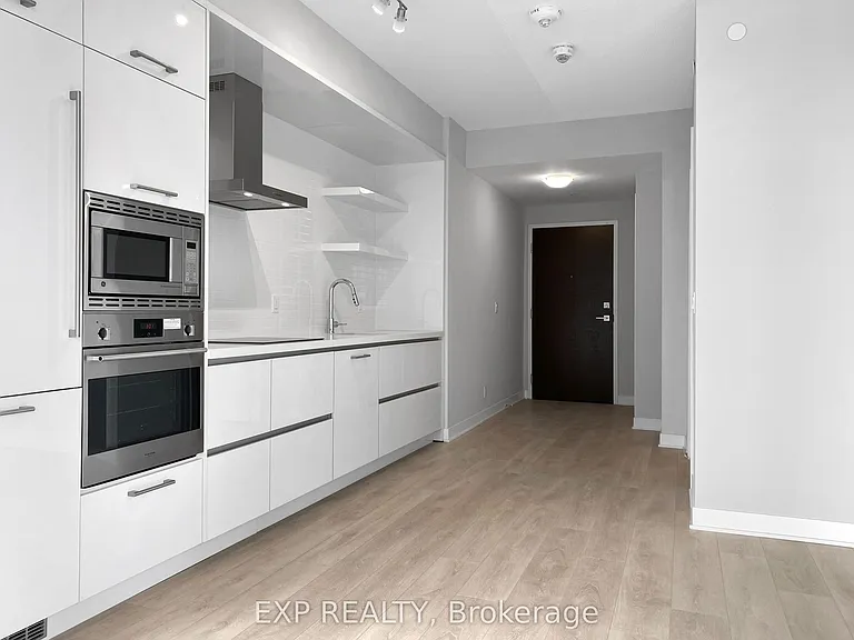2221 Yonge St #1906 — Photo 9