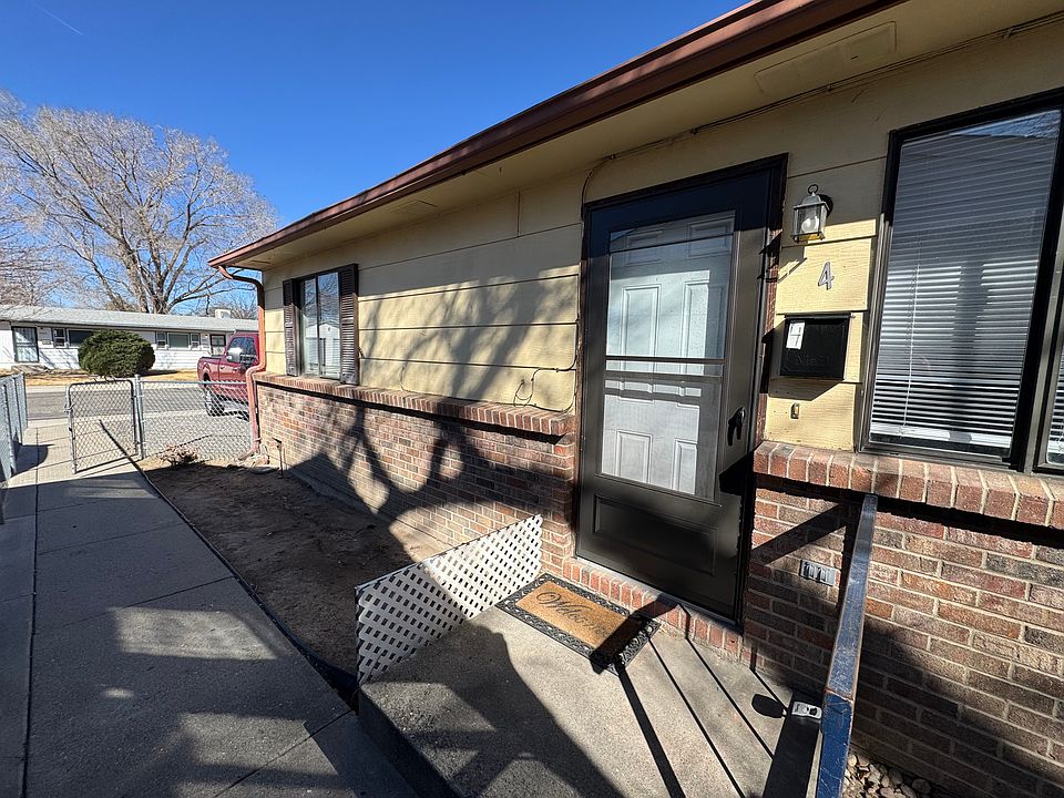1st image of 2045 Bunting Ave #4