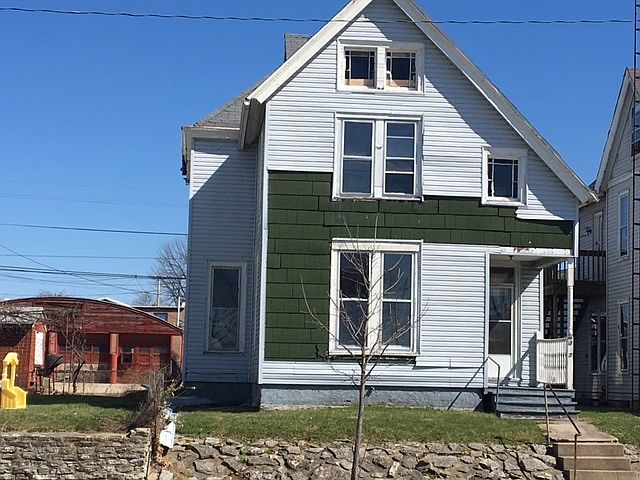 2nd image of 303 N 7th St