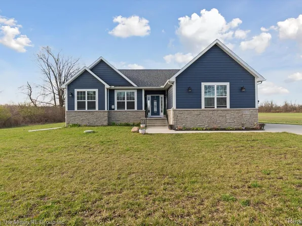 48035 Willis Rd, Belleville, MI 48111