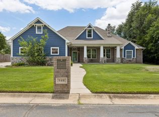940 NW 35th St, Moore, OK 73160