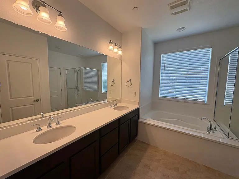 2733 Penrose Ln — Photo 33