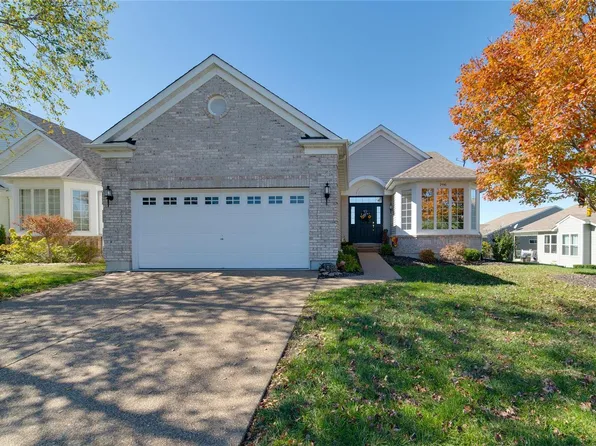 2116 Hawks Landing Dr, Lake Saint Louis, MO 63367